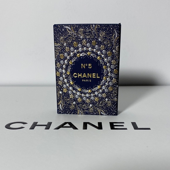 CHANEL N°5 Blue and Gold Box - Picture 2 of 3
